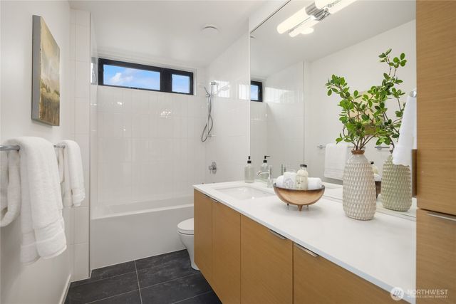 226 Canopy Path NW, Bainbridge Island, WA 98110