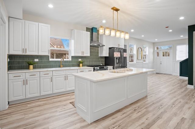 308 SCHWAB Street, Thornton, IL 60476