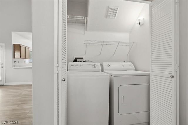 10408 Sloping Hill Avenue, Las Vegas, NV 89129