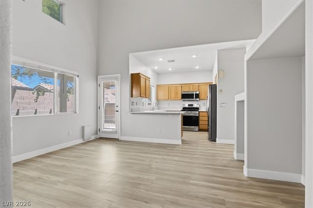 10408 Sloping Hill Avenue, Las Vegas, NV 89129