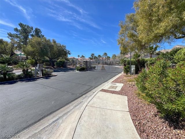10408 Sloping Hill Avenue, Las Vegas, NV 89129
