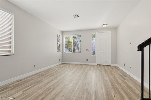 10408 Sloping Hill Avenue, Las Vegas, NV 89129