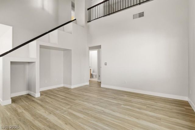 10408 Sloping Hill Avenue, Las Vegas, NV 89129