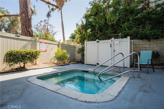 11138 Aqua Vista Street 49, Studio City, CA 91602