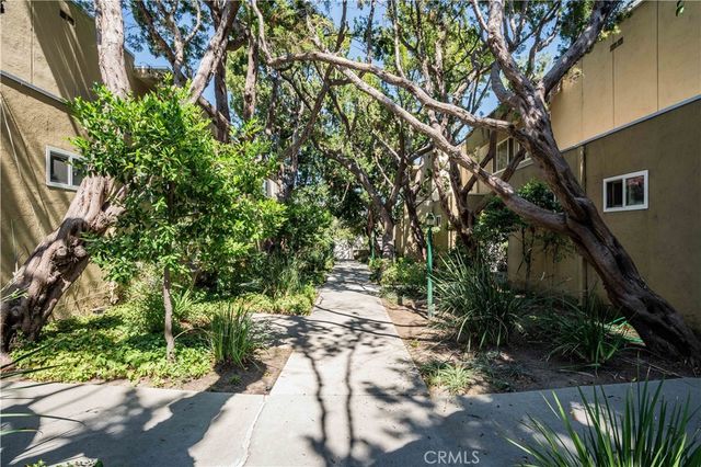 11138 Aqua Vista Street 49, Studio City, CA 91602