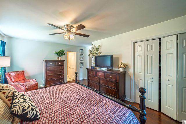 4242 Forrest Ave, Paducah, KY 42001