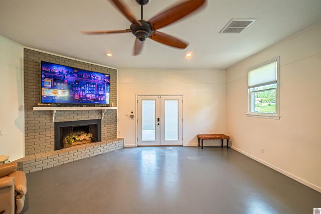 4242 Forrest Ave, Paducah, KY 42001
