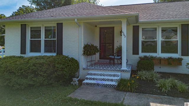 4242 Forrest Ave, Paducah, KY 42001