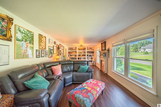 4242 Forrest Ave, Paducah, KY 42001
