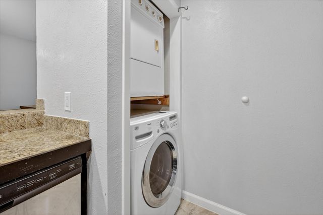 8601 Park Lane 721, Dallas, TX 75231