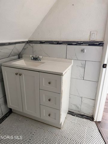 2026 Hawthorne Street, Toledo, OH 43606