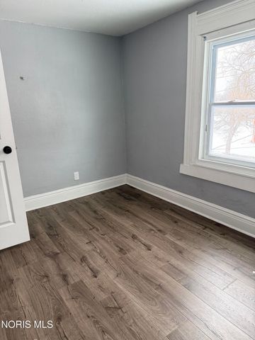 2026 Hawthorne Street, Toledo, OH 43606