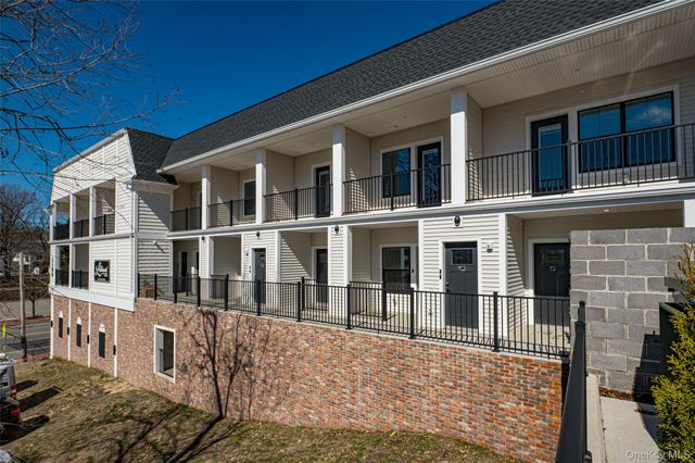 1100 New York Avenue 104, Huntington Station, NY 11746