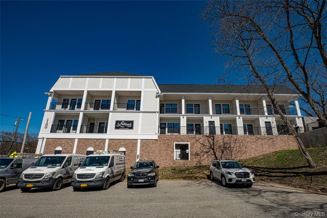 1100 New York Avenue 104, Huntington Station, NY 11746