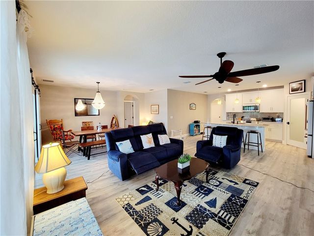 2142 Harwick Circle SW, Vero Beach, FL 32968