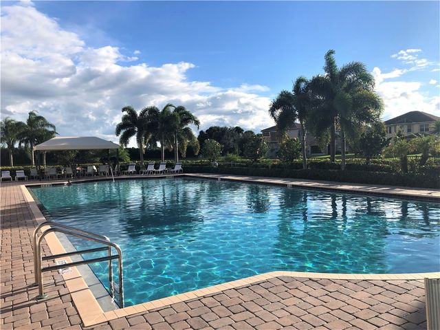 2142 Harwick Circle SW, Vero Beach, FL 32968