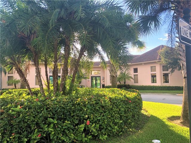 2142 Harwick Circle SW, Vero Beach, FL 32968