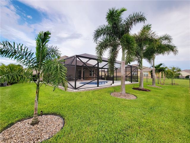 2142 Harwick Circle SW, Vero Beach, FL 32968