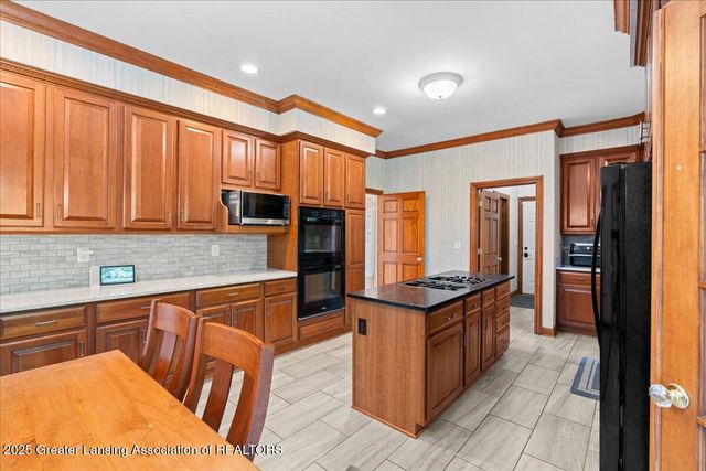 9760 Blue Heron Drive, Eaton Rapids, MI 48827