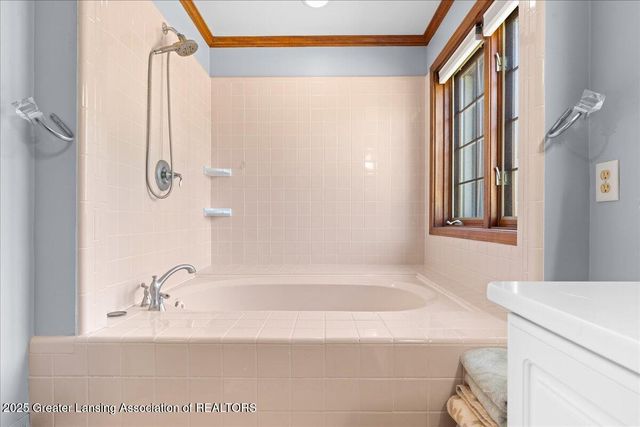 9760 Blue Heron Drive, Eaton Rapids, MI 48827