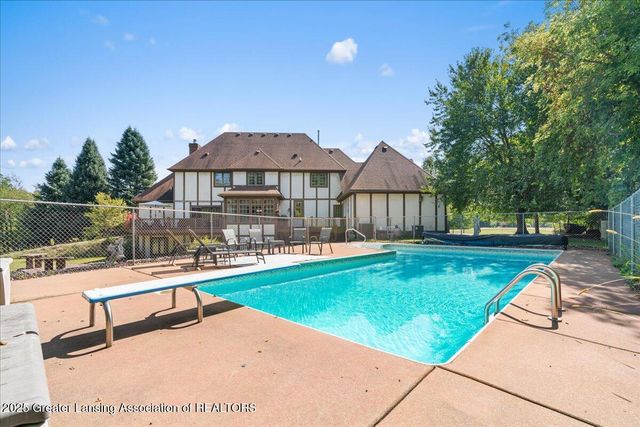 9760 Blue Heron Drive, Eaton Rapids, MI 48827