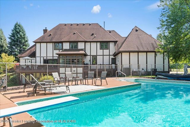 9760 Blue Heron Drive, Eaton Rapids, MI 48827