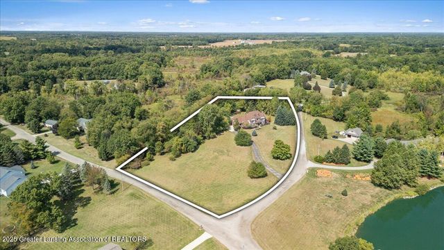 9760 Blue Heron Drive, Eaton Rapids, MI 48827