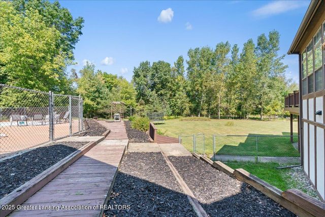 9760 Blue Heron Drive, Eaton Rapids, MI 48827