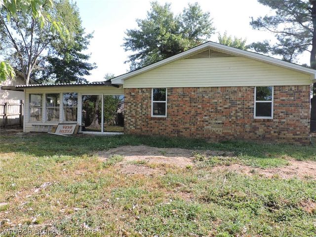 8930 Fresno Street, Fort Smith, AR 72903