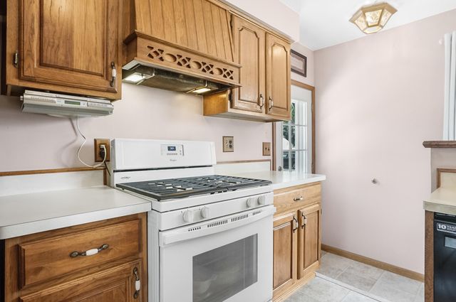 35046 Nancy Street, Westland, MI 48186