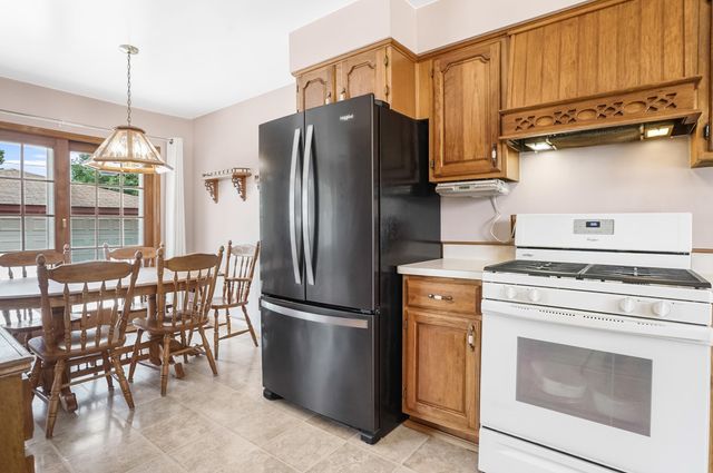 35046 Nancy Street, Westland, MI 48186
