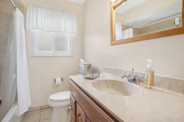35046 Nancy Street, Westland, MI 48186