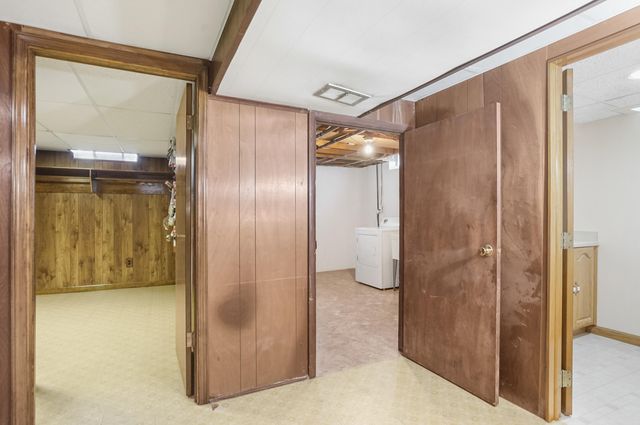 35046 Nancy Street, Westland, MI 48186