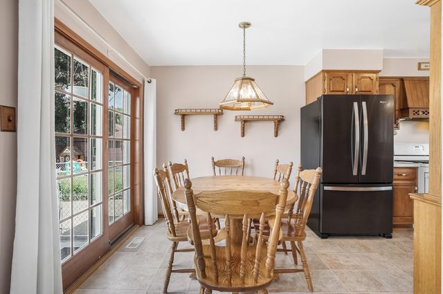 35046 Nancy Street, Westland, MI 48186