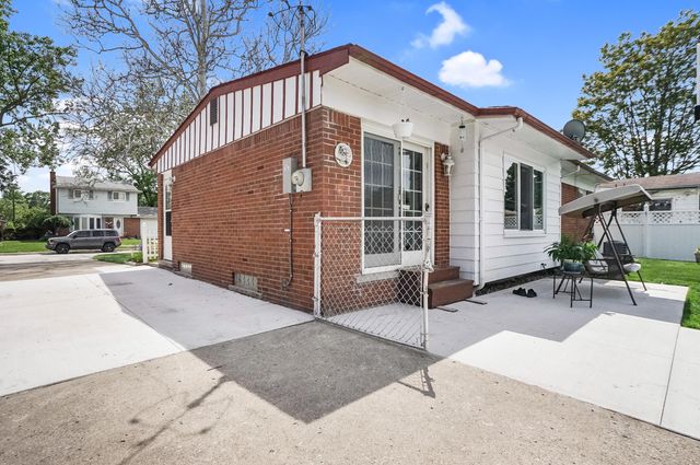 35046 Nancy Street, Westland, MI 48186