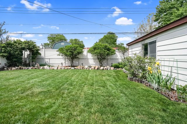 35046 Nancy Street, Westland, MI 48186