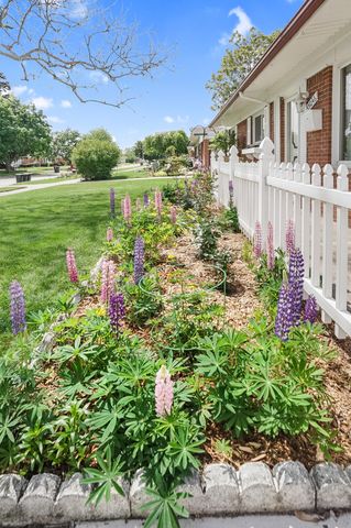 35046 Nancy Street, Westland, MI 48186