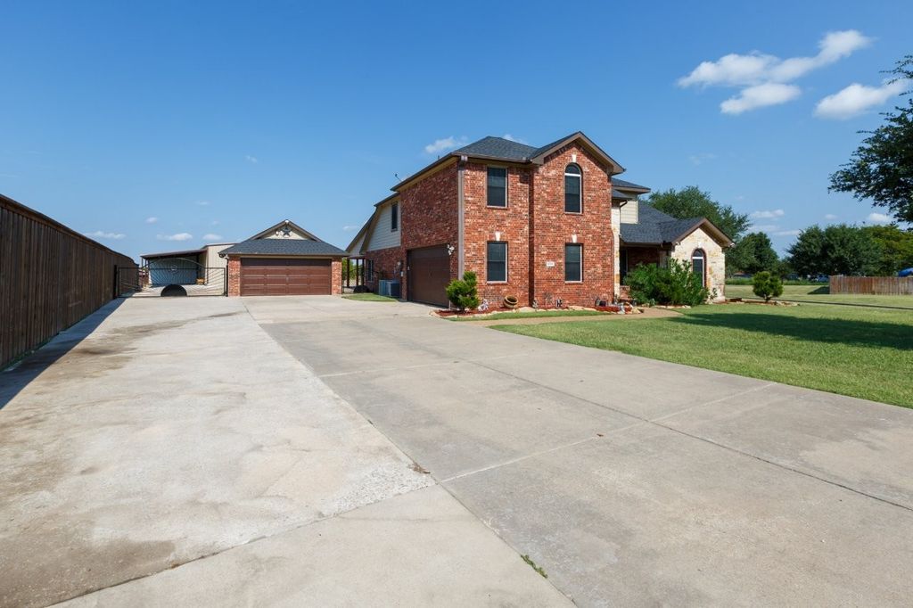 1088 Harvest Hill Circle, Royse City, TX 75189