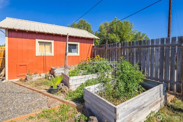 220 N Main Street, Kittitas, WA 98934