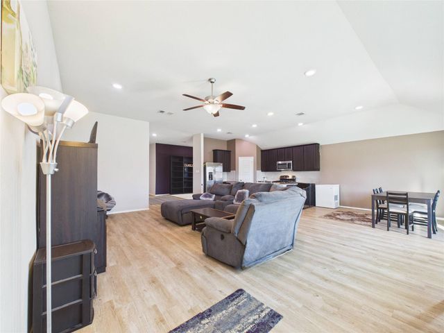 1237 Steed Bluff Drive, Alvin, TX 77511