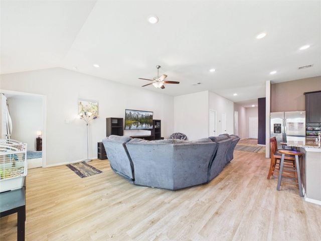 1237 Steed Bluff Drive, Alvin, TX 77511