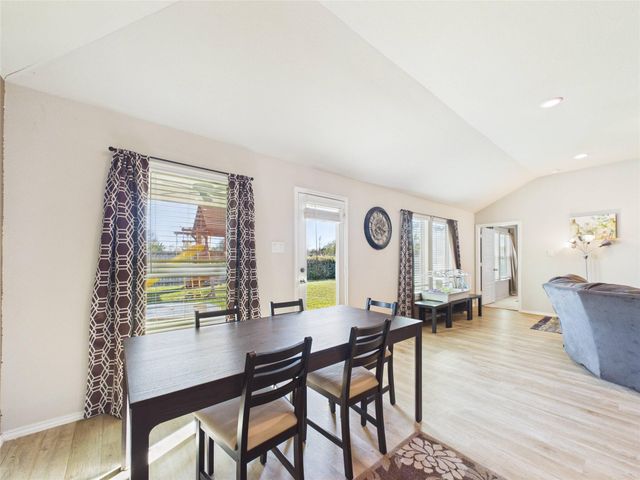 1237 Steed Bluff Drive, Alvin, TX 77511