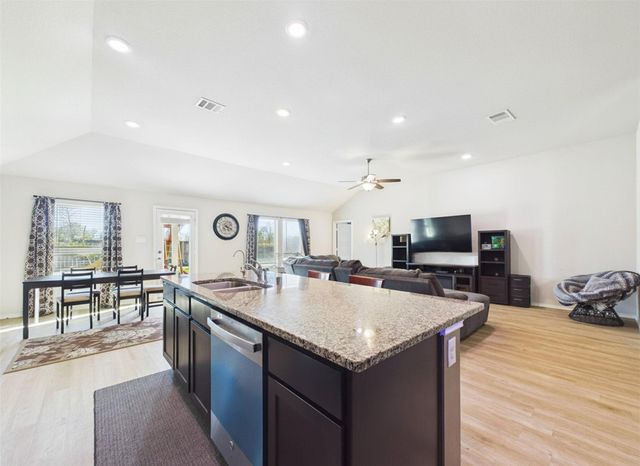 1237 Steed Bluff Drive, Alvin, TX 77511