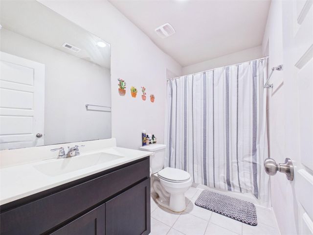 1237 Steed Bluff Drive, Alvin, TX 77511