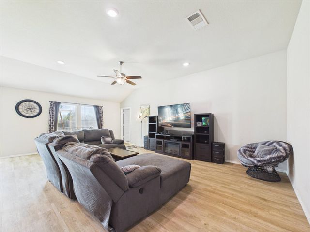 1237 Steed Bluff Drive, Alvin, TX 77511