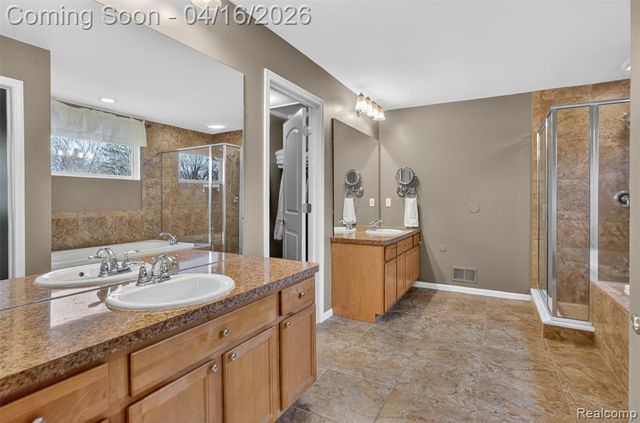 3595 Hogan Circle, Rochester, MI 48307