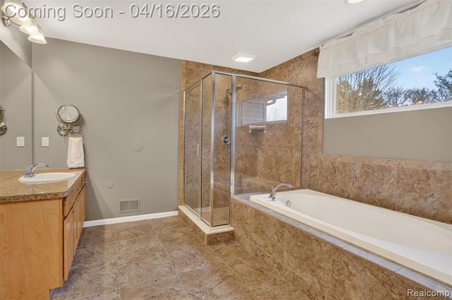 3595 Hogan Circle, Rochester, MI 48307