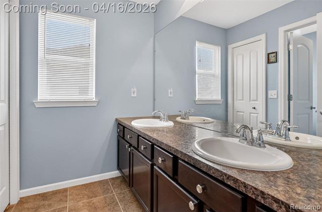 3595 Hogan Circle, Rochester, MI 48307