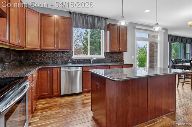 3595 Hogan Circle, Rochester, MI 48307