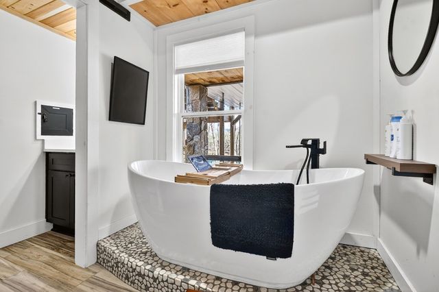 59 Chiefs Lane, Blue Ridge, GA 30513